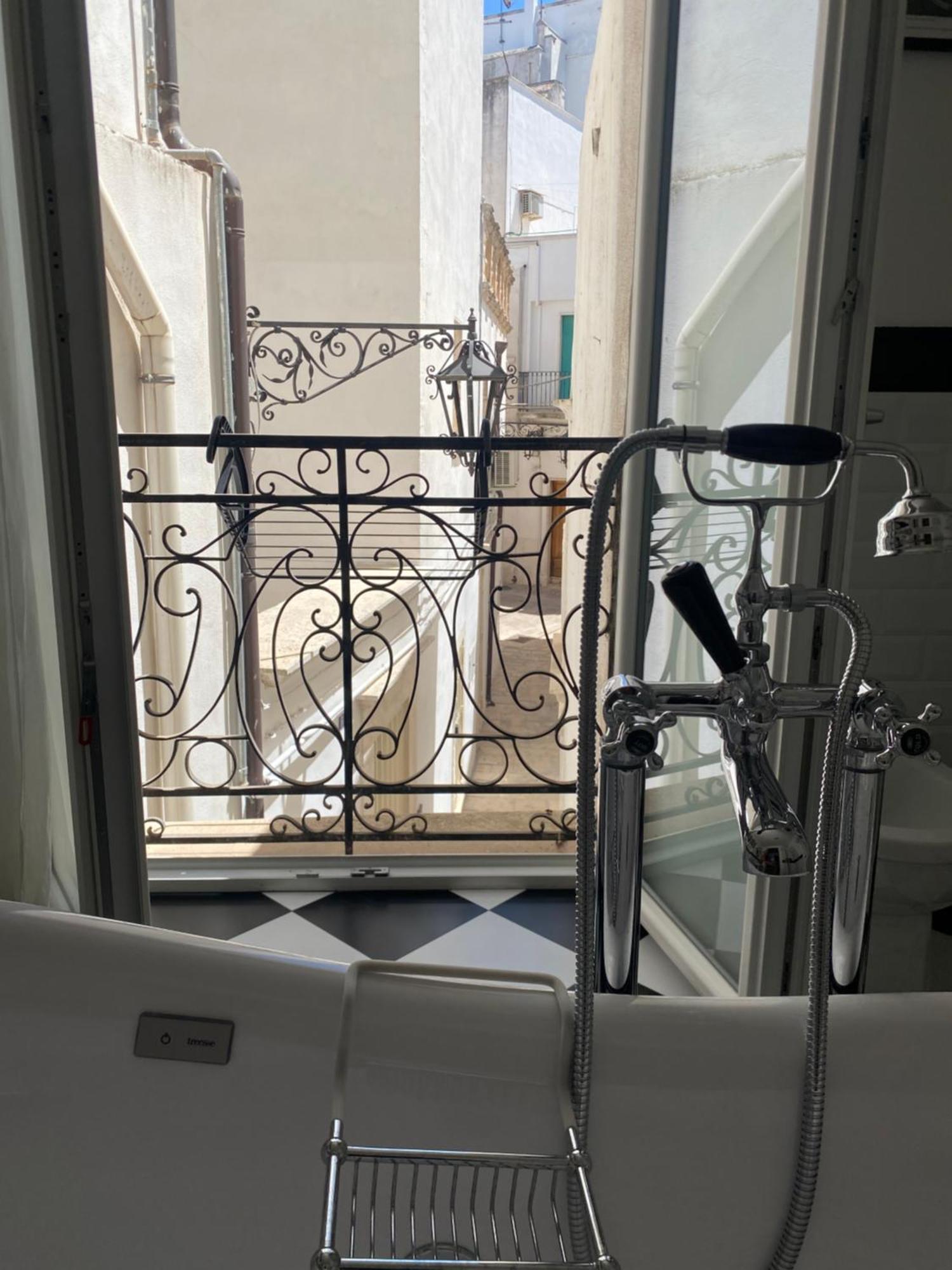 Suite Donna Vita Martina Franca Bagian luar foto